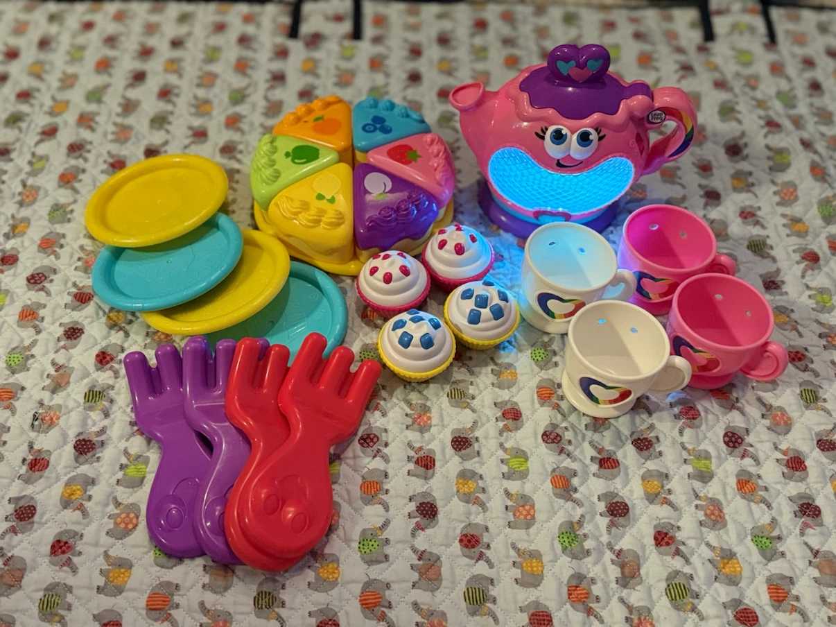 LeapFrog Musical Rainbow Tea Set