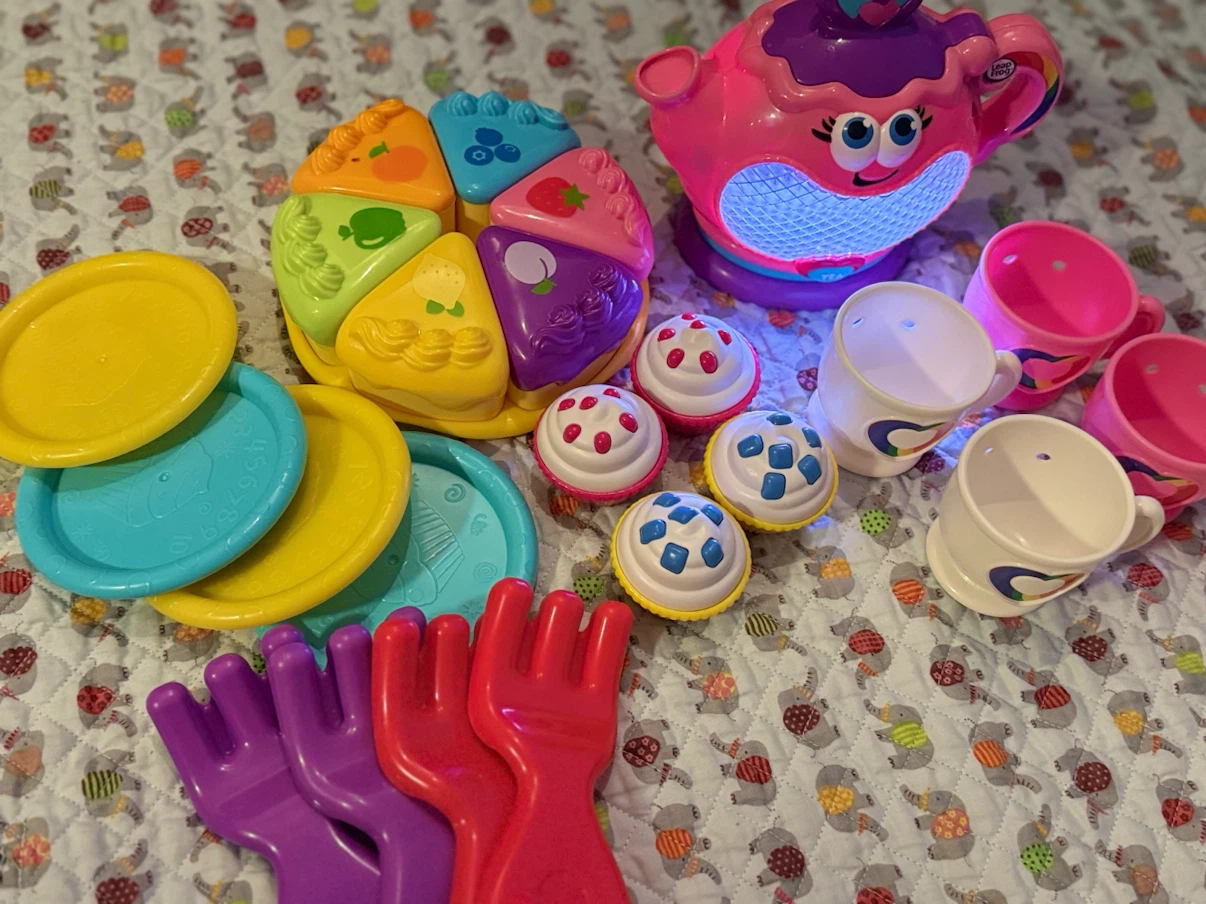 LeapFrog Musical Rainbow Tea Set - photo 2