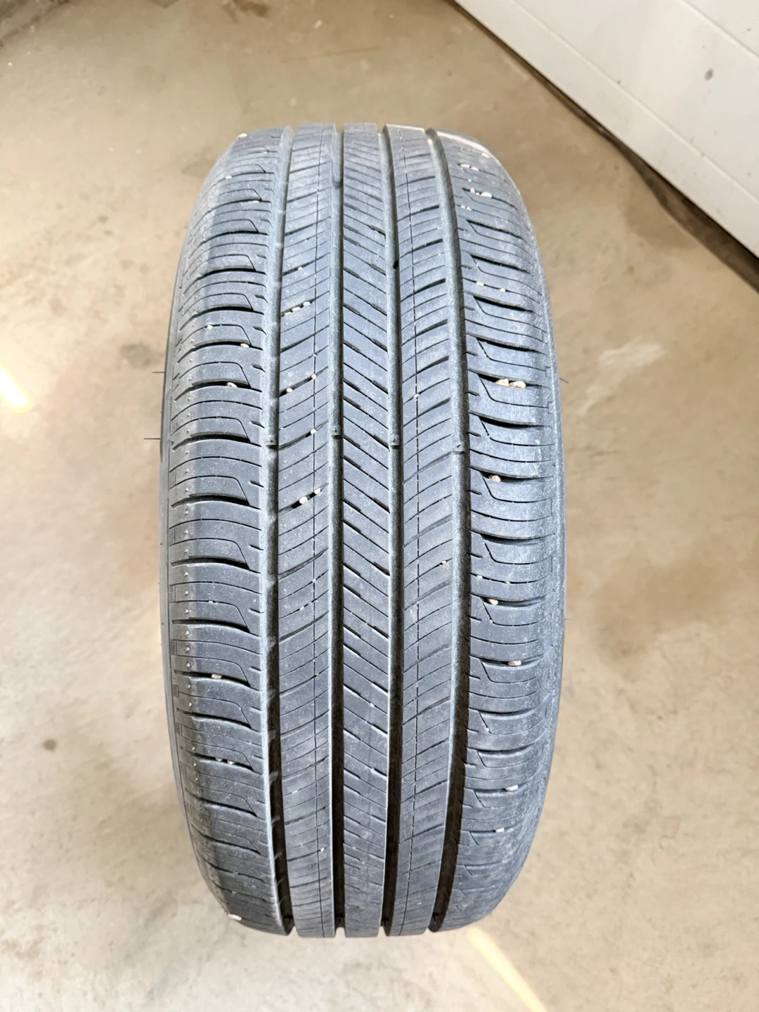 Hankook Kinergy GT Tire 225/55R18 98H - photo 3