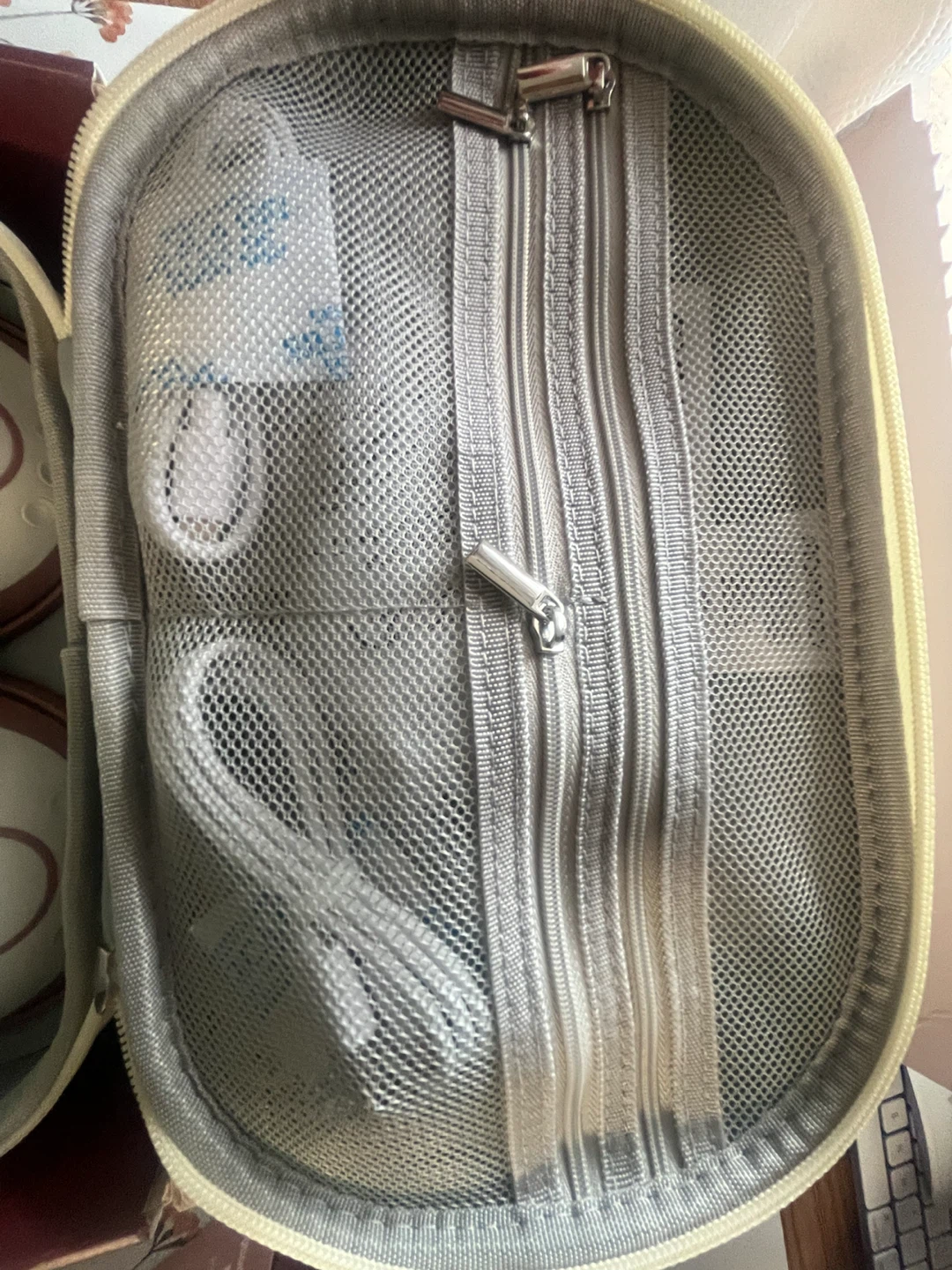 M6 Momcozy pumps excellent condition! - photo 2