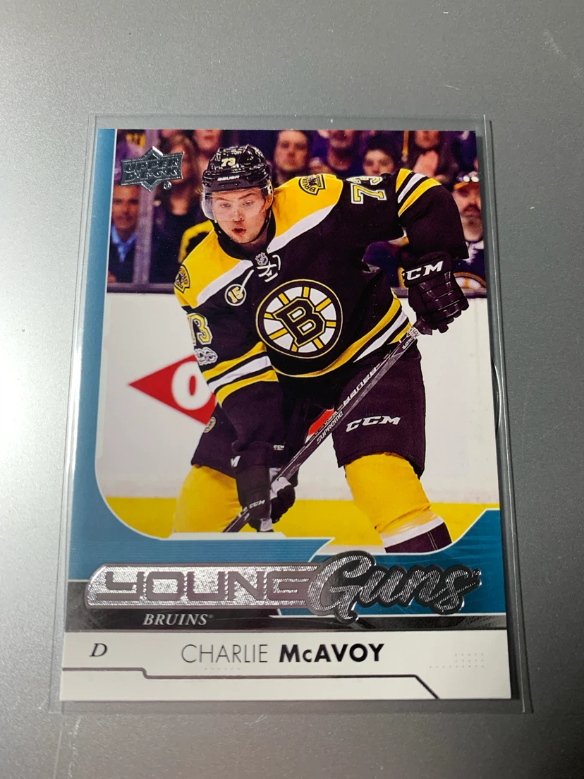 Charlie McAvoy 2017-18 Upper Deck Young Guns Rookie Card