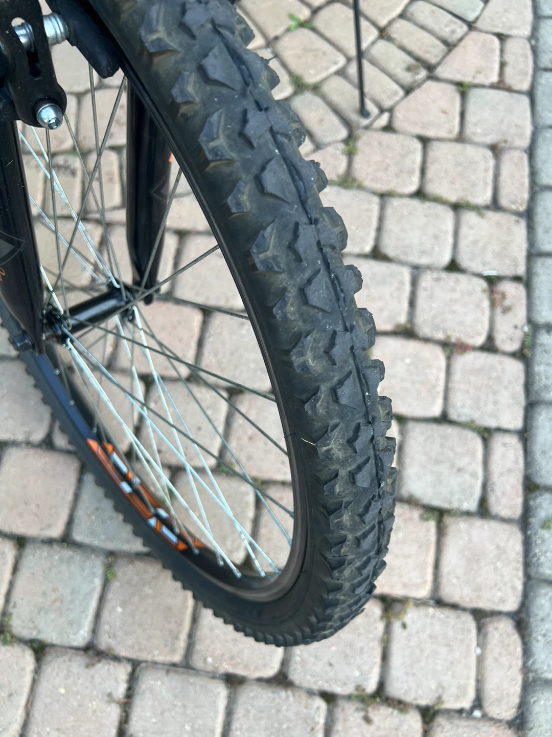26 inch supercycle Nitro Mountain Bike(fairly new) - photo 4