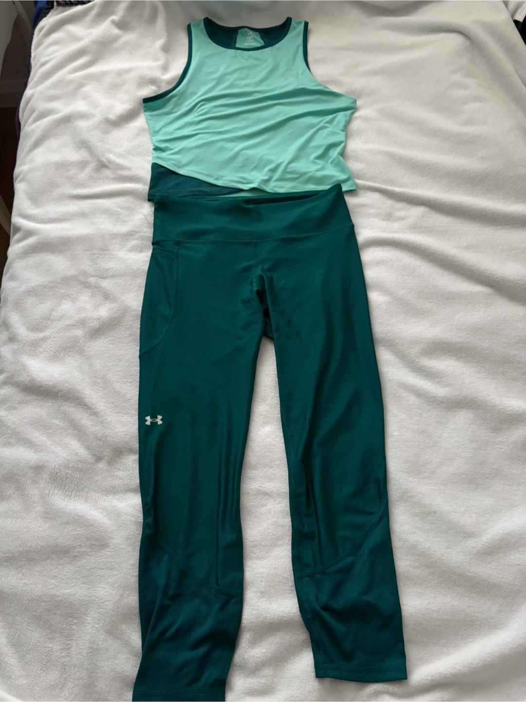 Under Armour Activewear Set, Large