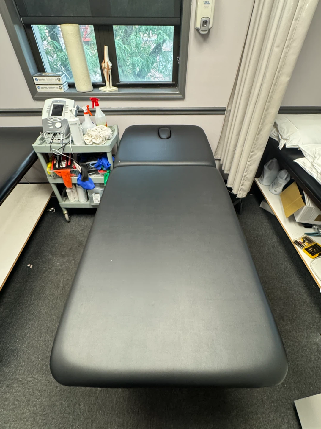 Black Massage Table - photo 2
