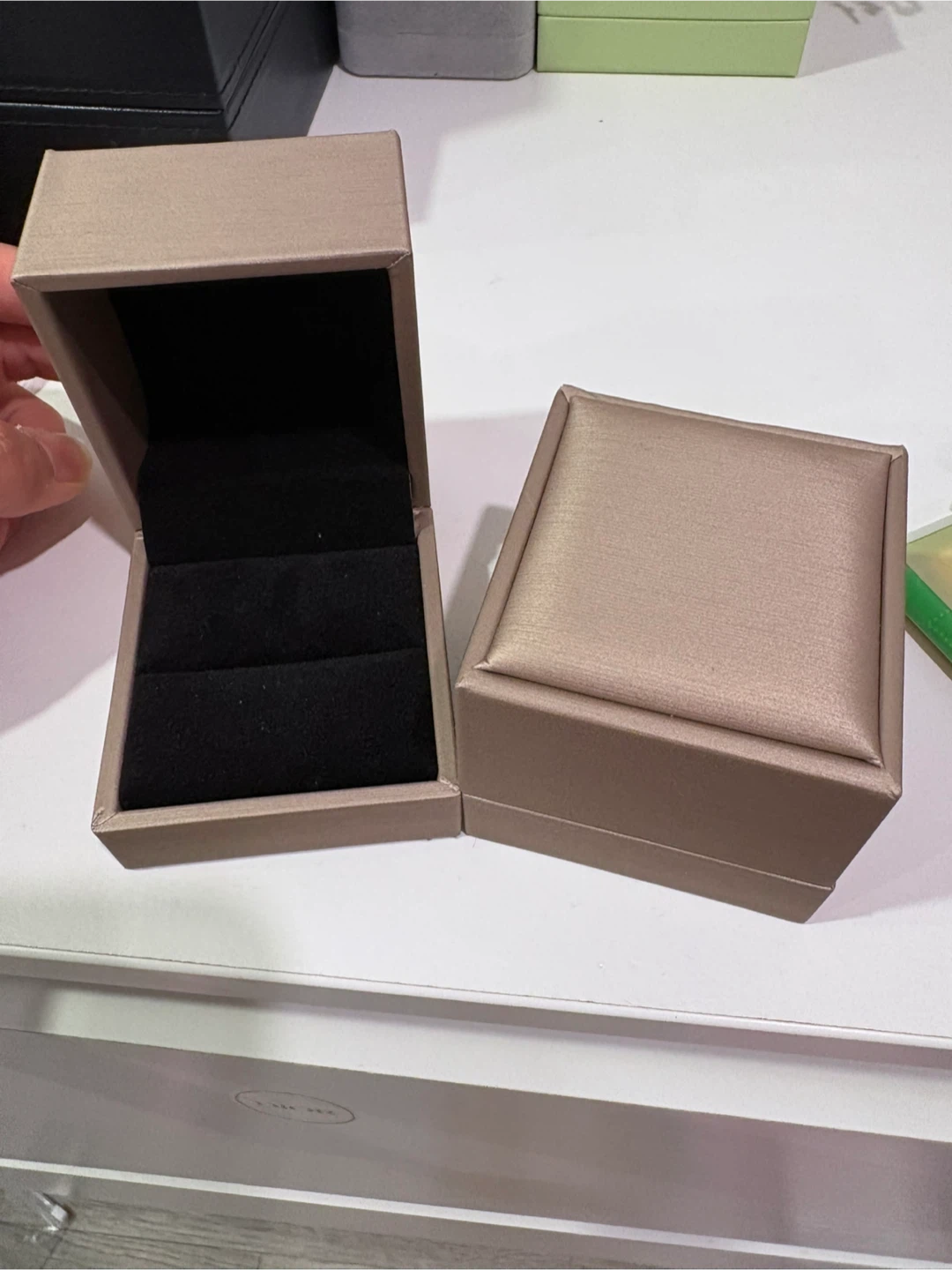 Ring box