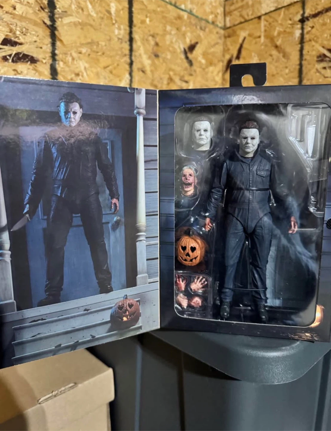 NECA Halloween Ultimate Michael Myers Action Figure - photo 2