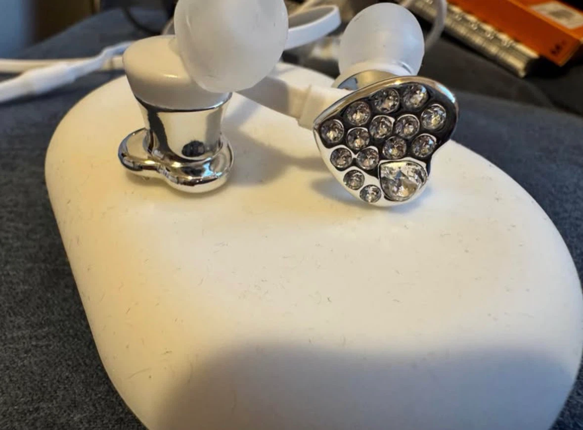 Swarovski Crystal Wired Earbuds with Case - photo 2