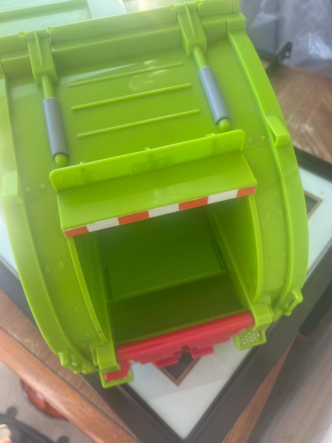 Large Green Toy Recycling Truck - photo 4