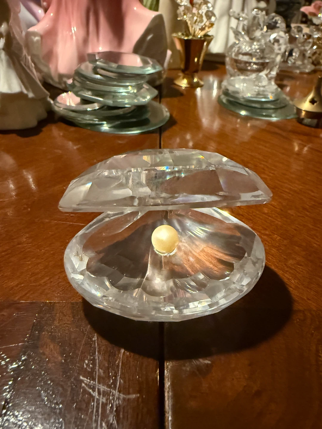 Saworvski Crystal Clam Shell with Pearl Ornament