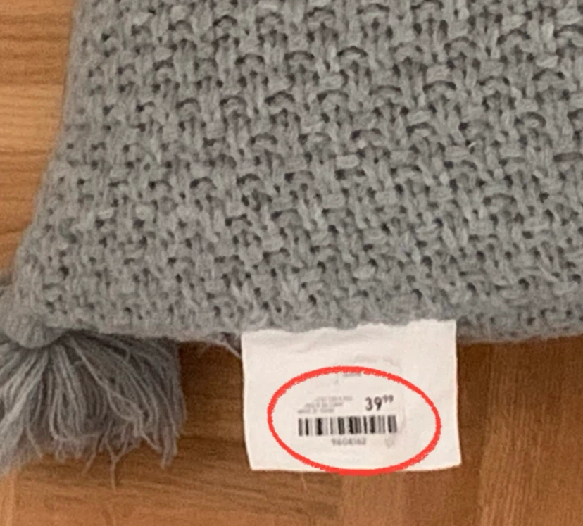 6 Knit Covered Cushions (worth $200+) - photo 3