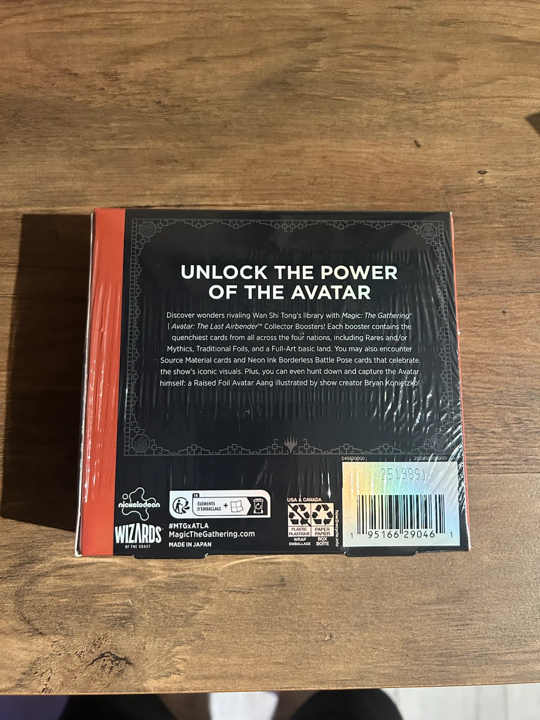 Magic: The Gathering Avatar: The Last Airbender Collector Box - photo 2