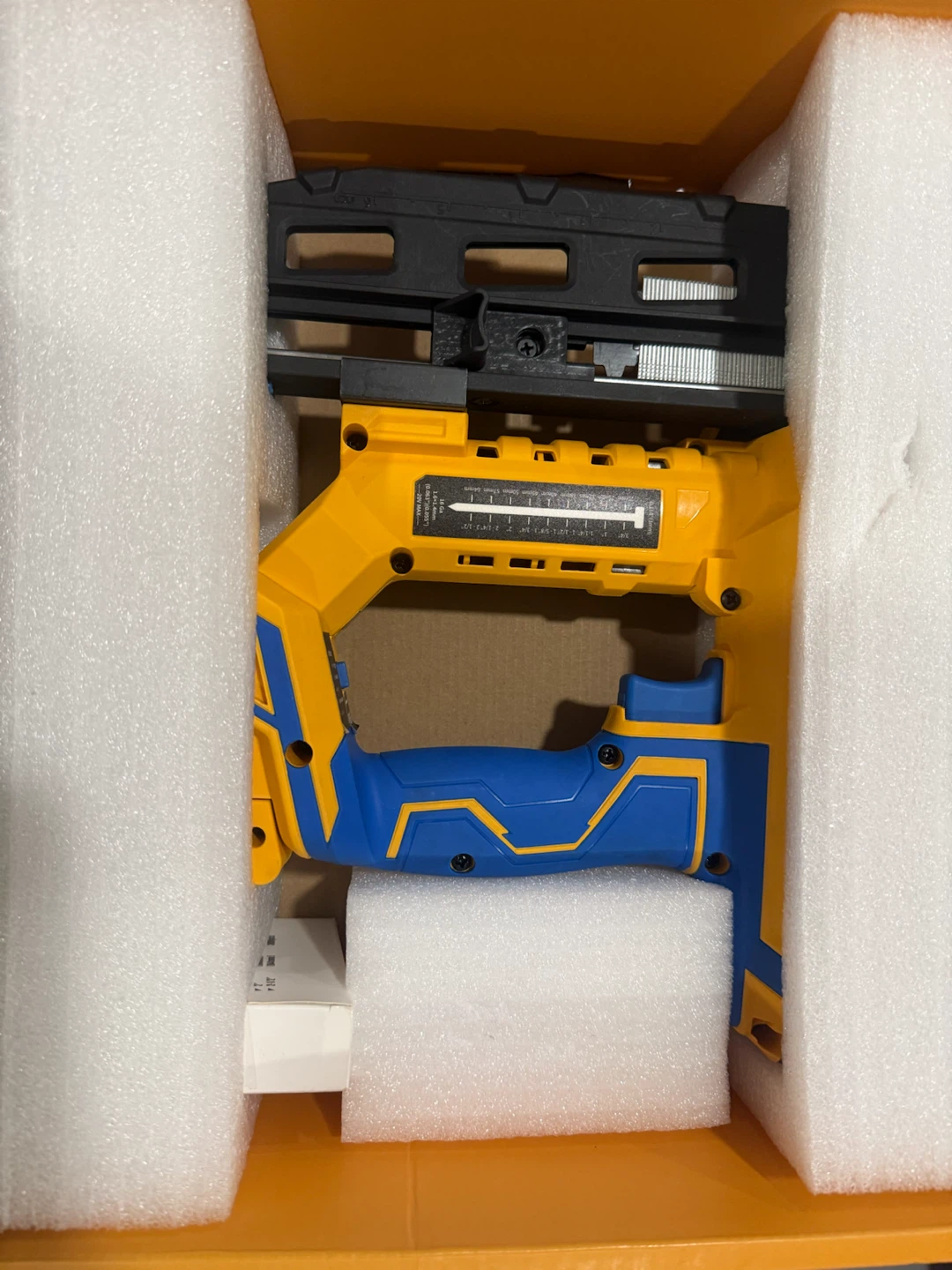 DIYTooliZ 2-in-1 Cordless Finish Nailer - photo 3