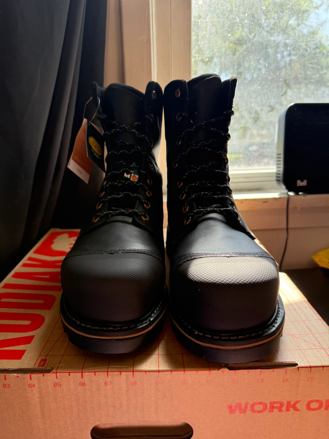 Kodiak Neragon 8 inch Met Guard Work Boots Black Size 12 - photo 2