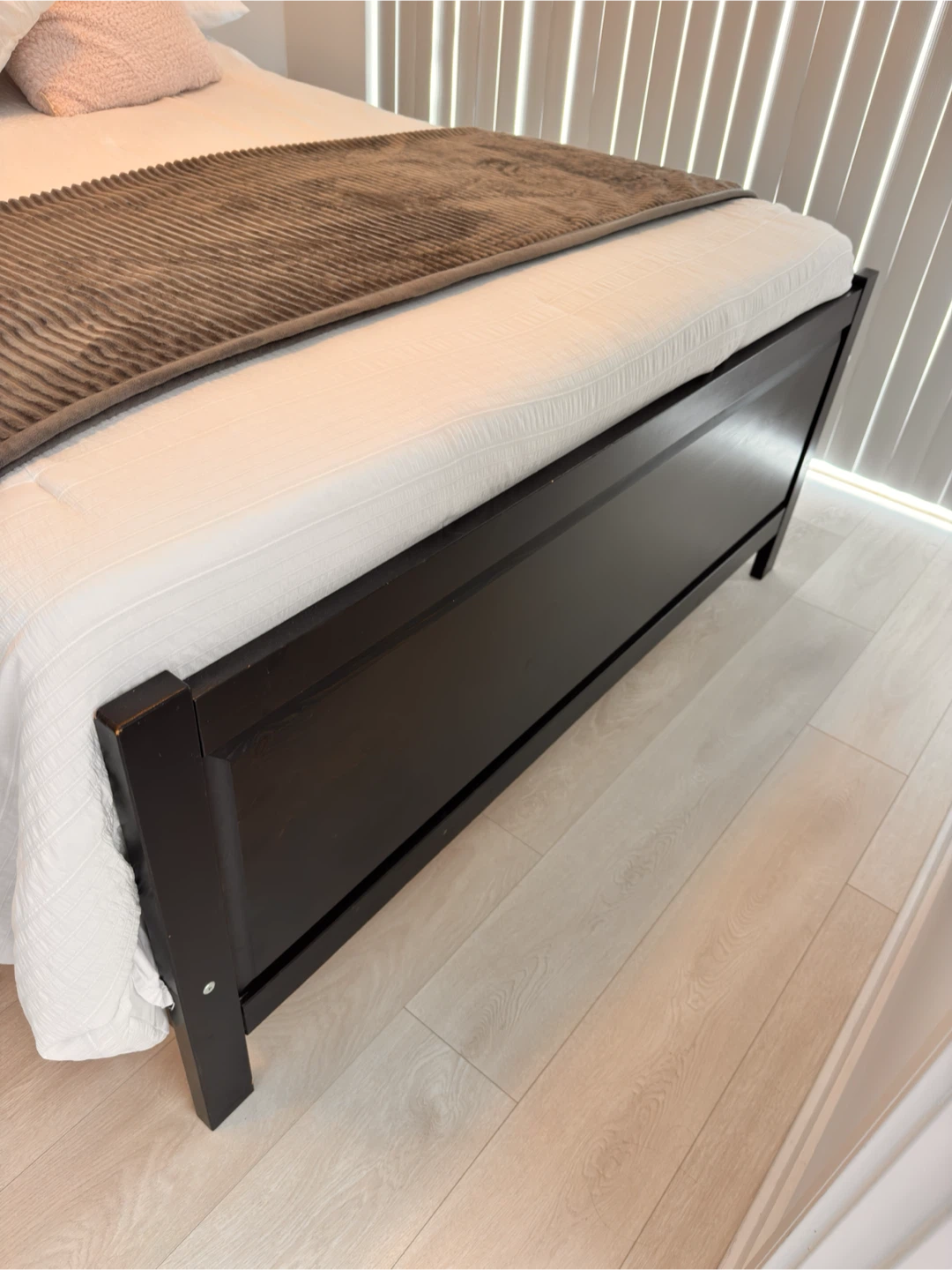 Bed Frame Queen Size Wood – Brown/Black (disassembled ready) - photo 3