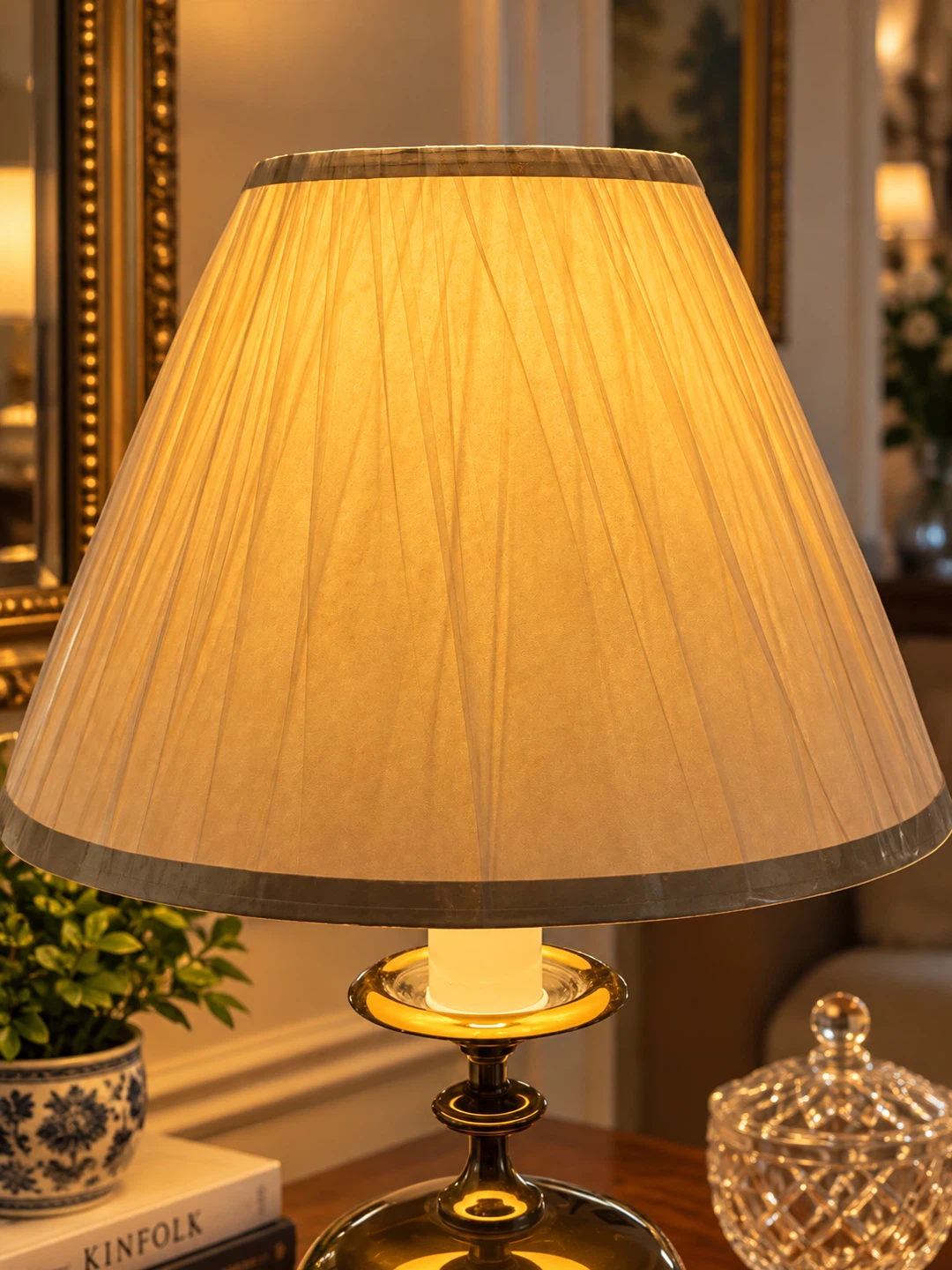 Elegant Vintage Table Lamp – New Shade. 28” - photo 3