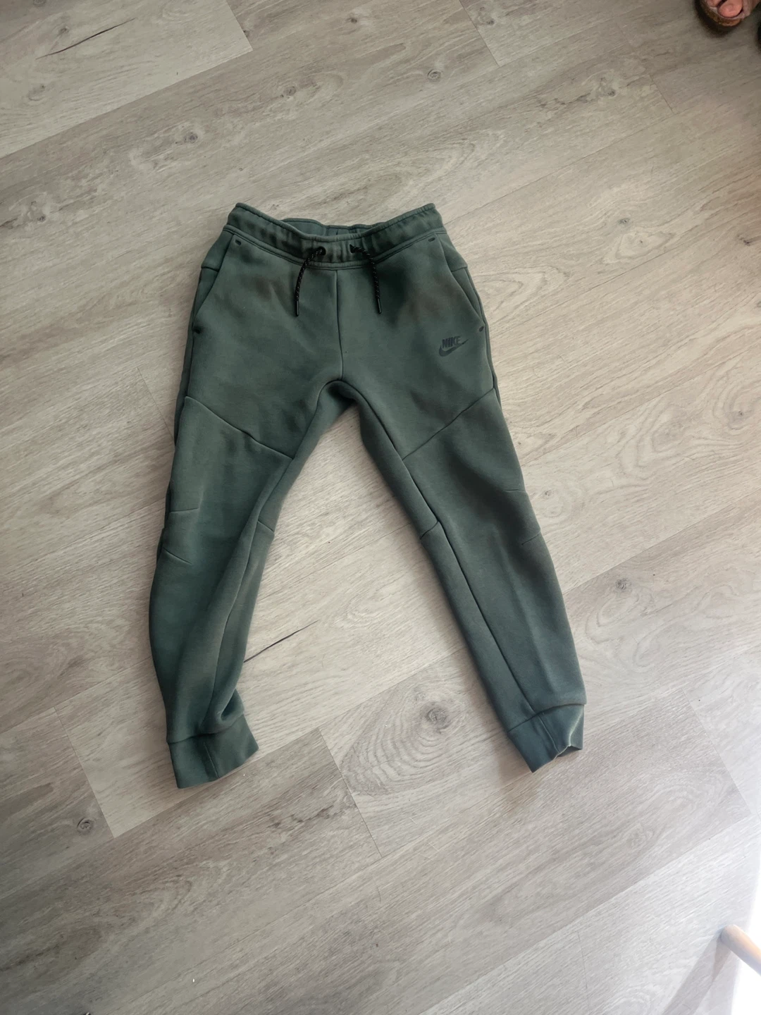 Boys authentic Nike Tech Fleece Joggers Green