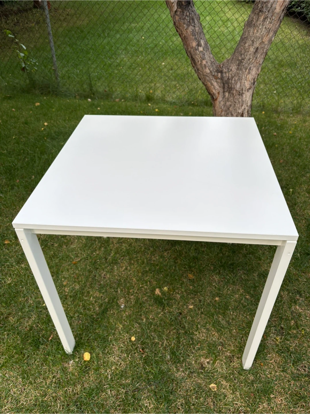 Like new minimalist Ikea table - photo 2