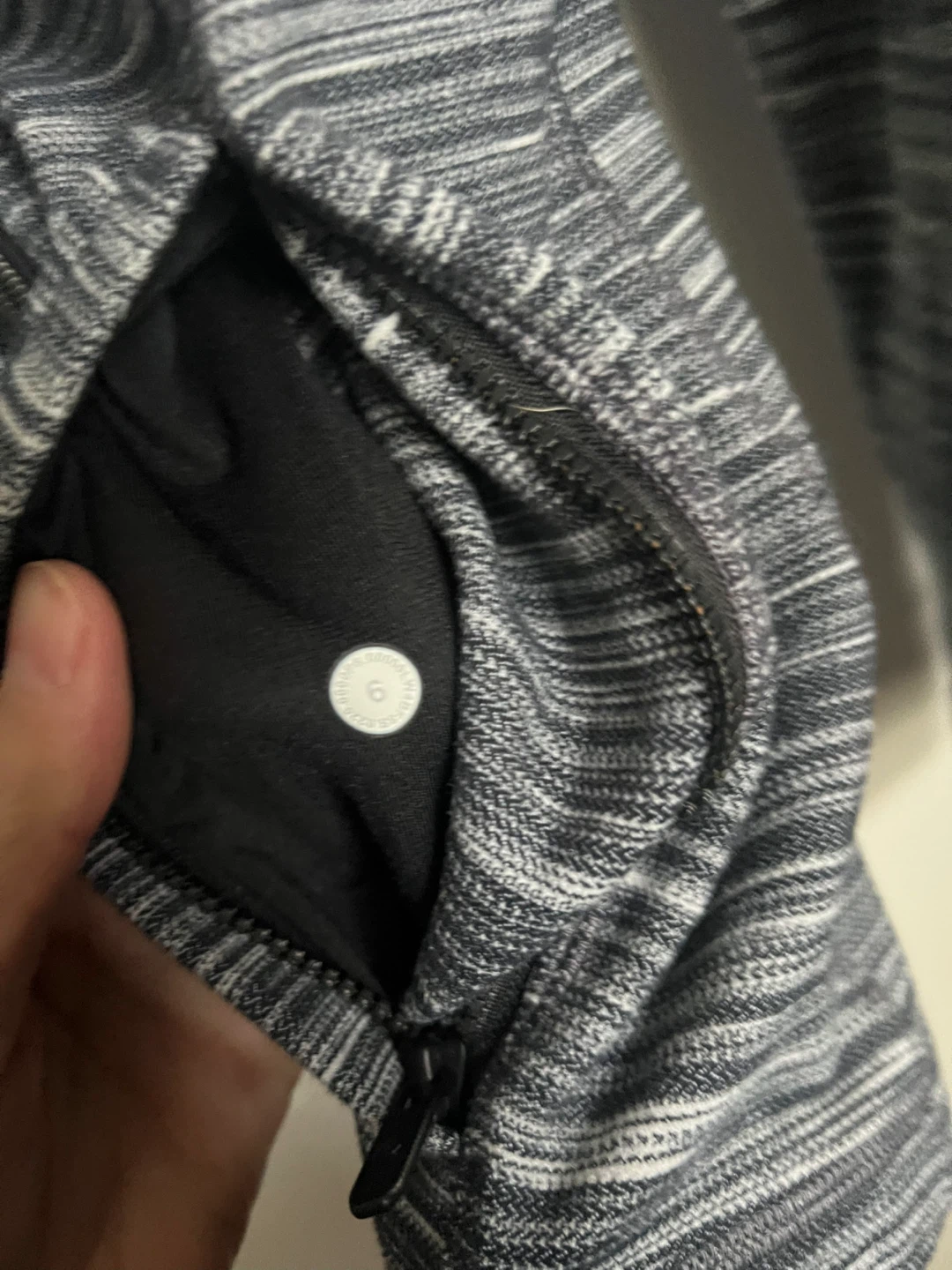 Lululemon Define Hooded Jacket size 6 - photo 3