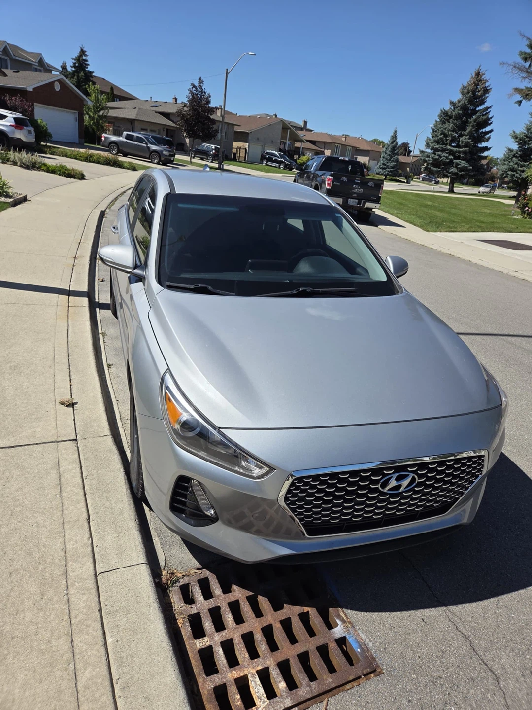 Silver Hyundai Elantra GT2020 - photo 2