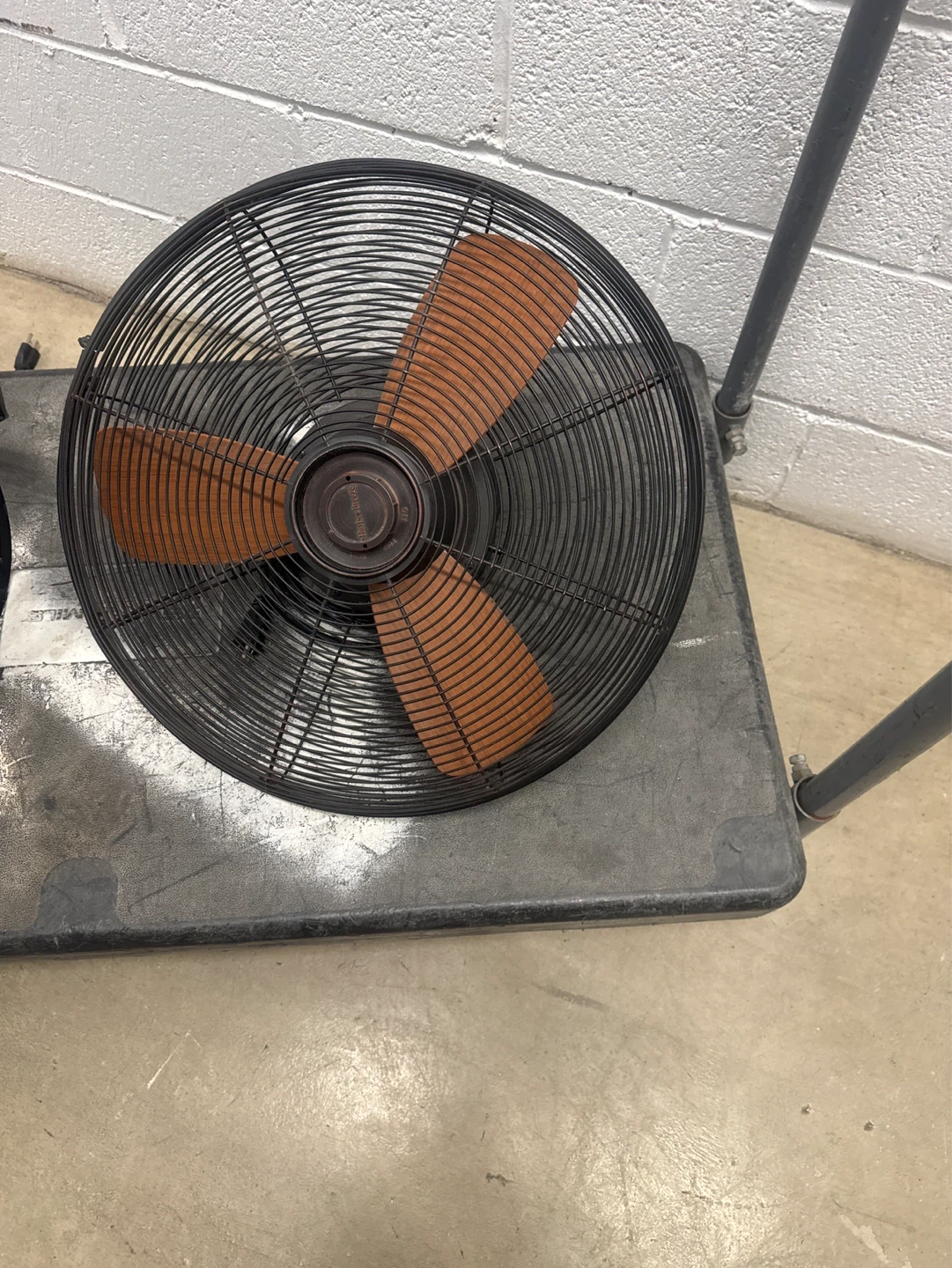 Two Harbor Breeze floor fans - photo 4