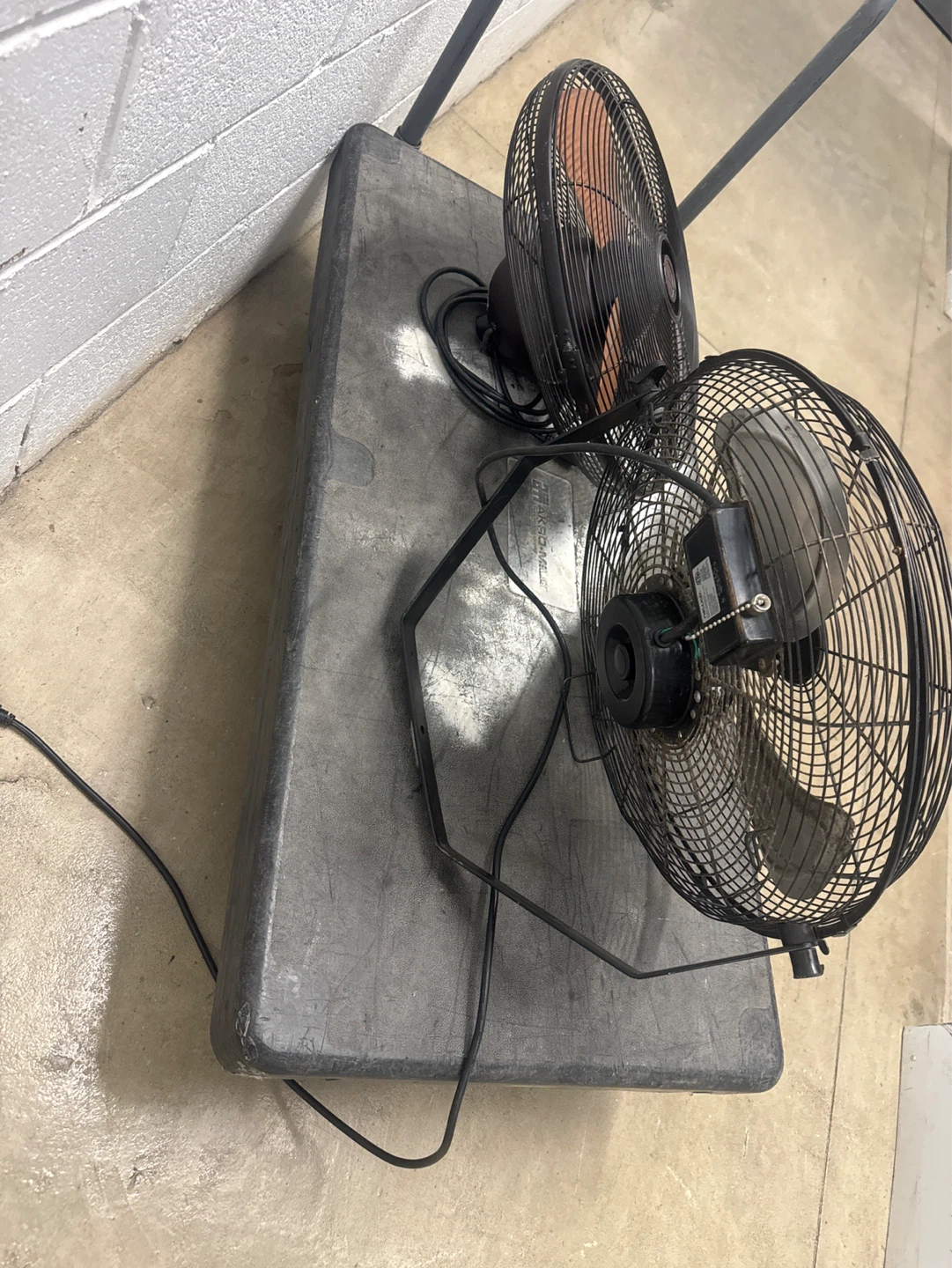 Two Harbor Breeze floor fans - photo 5