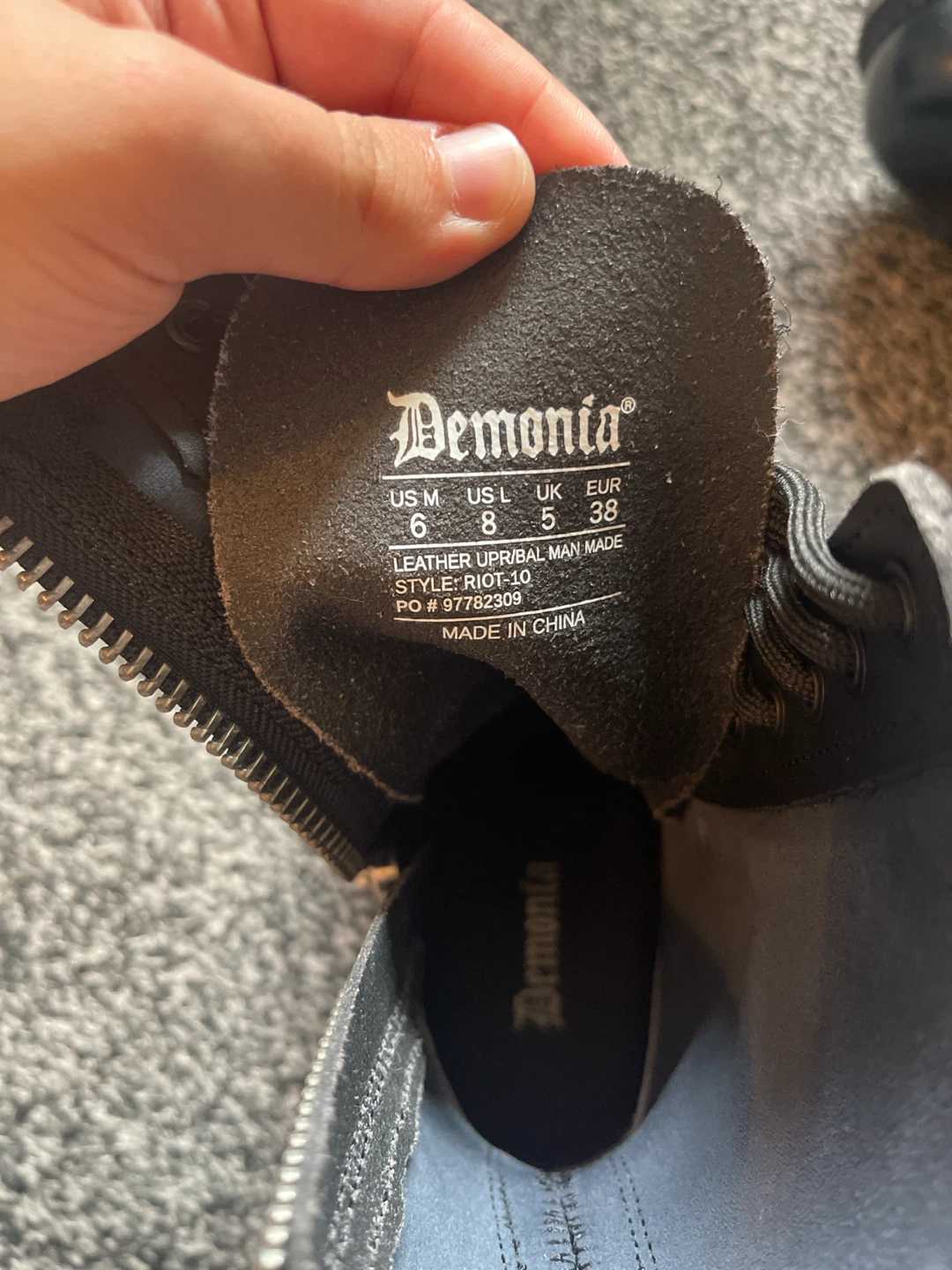Demonia Riot-10 women size 8 - photo 3