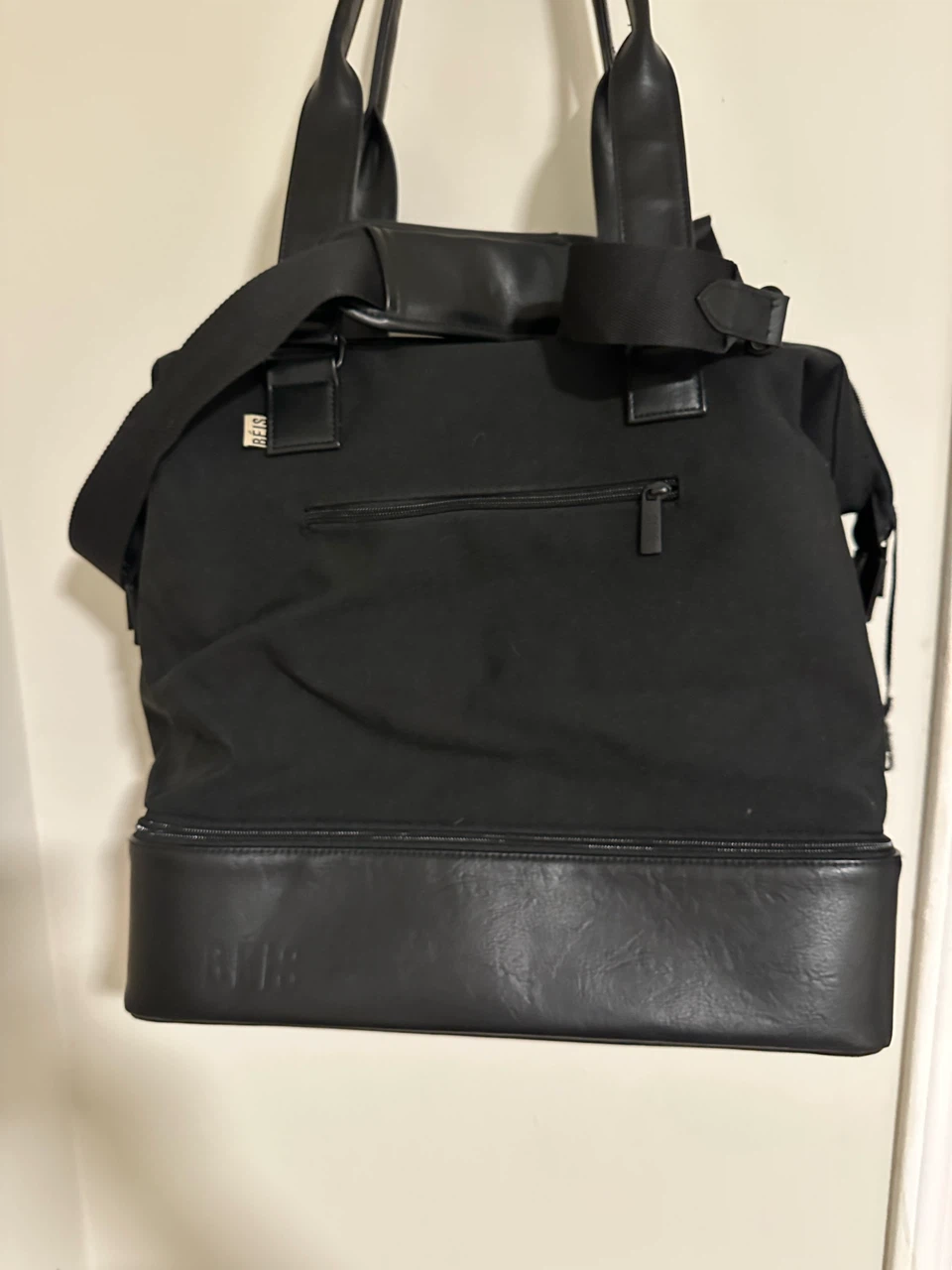 BEIS The Weekender Bag in Black