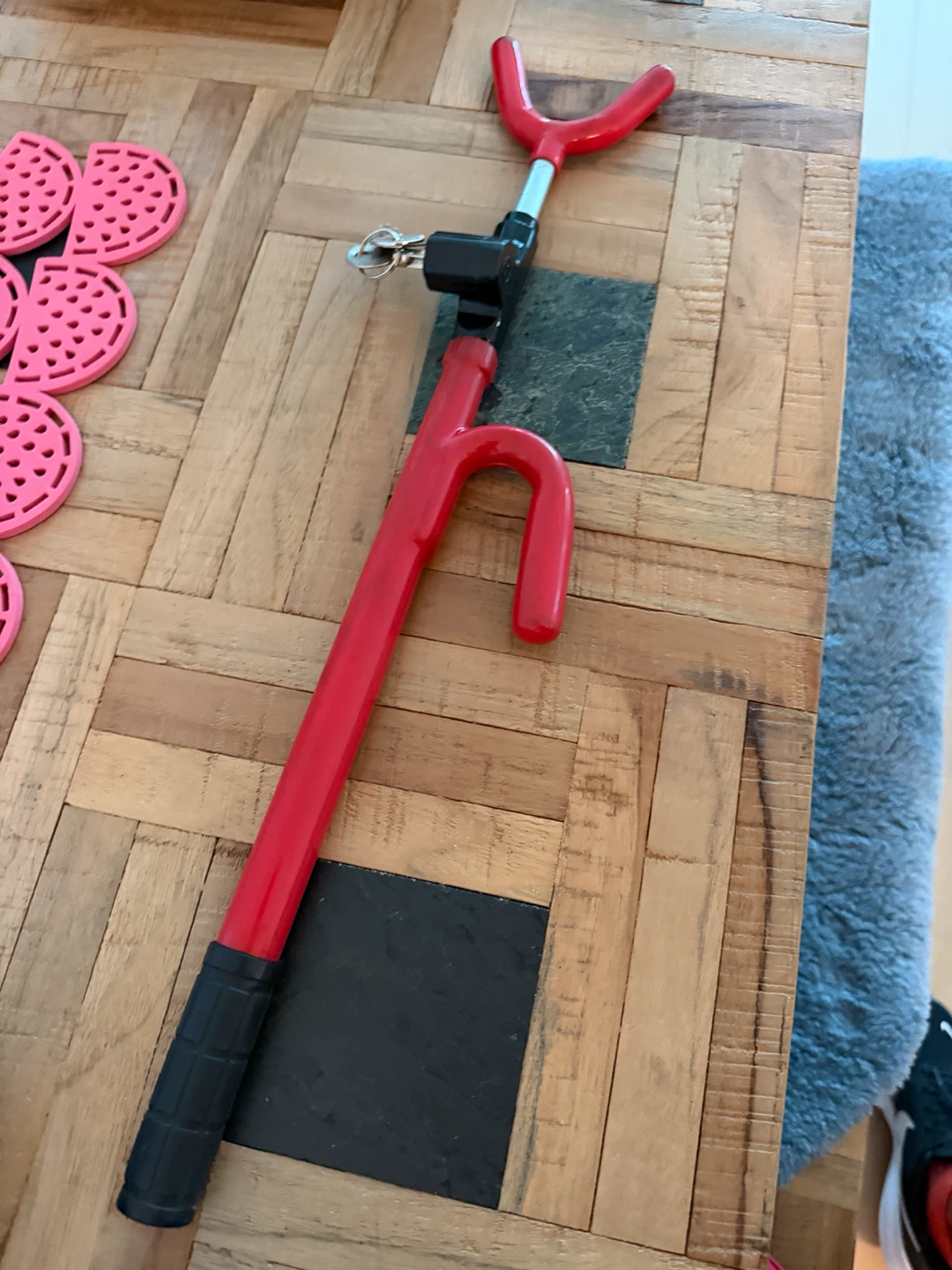 Steering wheel security lock