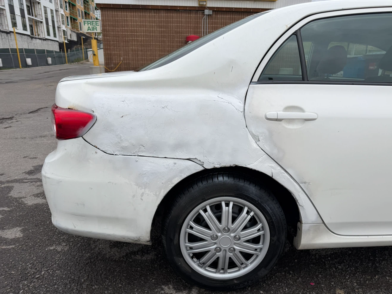2013 Toyota Corolla - photo 2