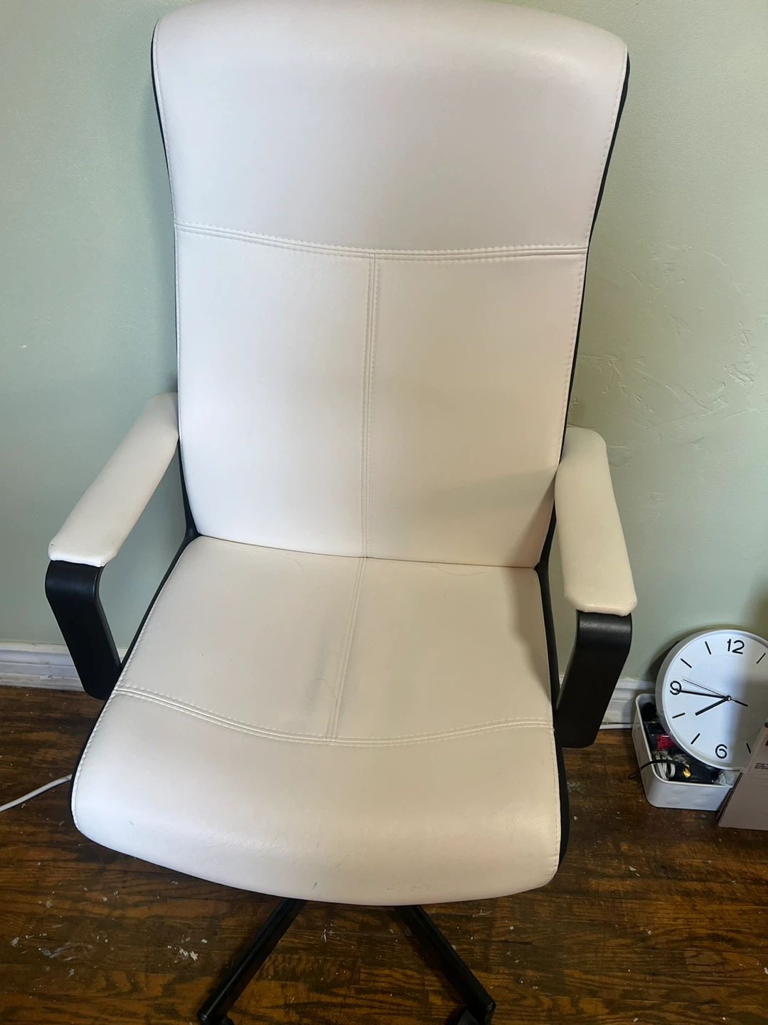 Moving sale: IKEA desk chair white
