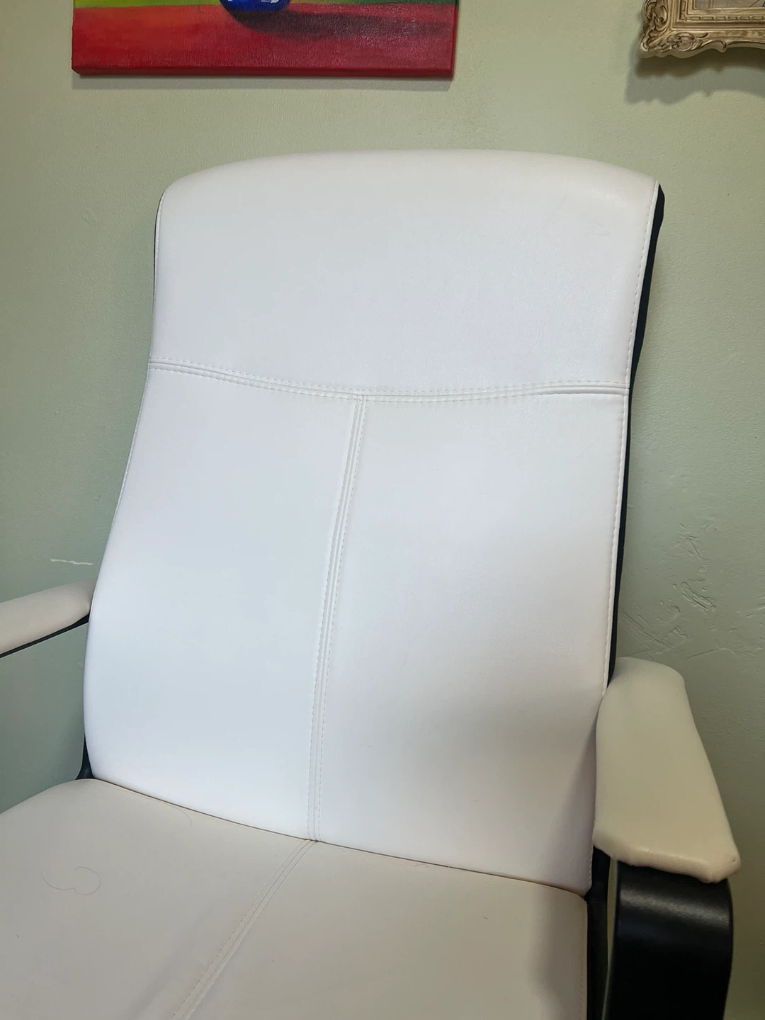 Moving sale: IKEA desk chair white - photo 4