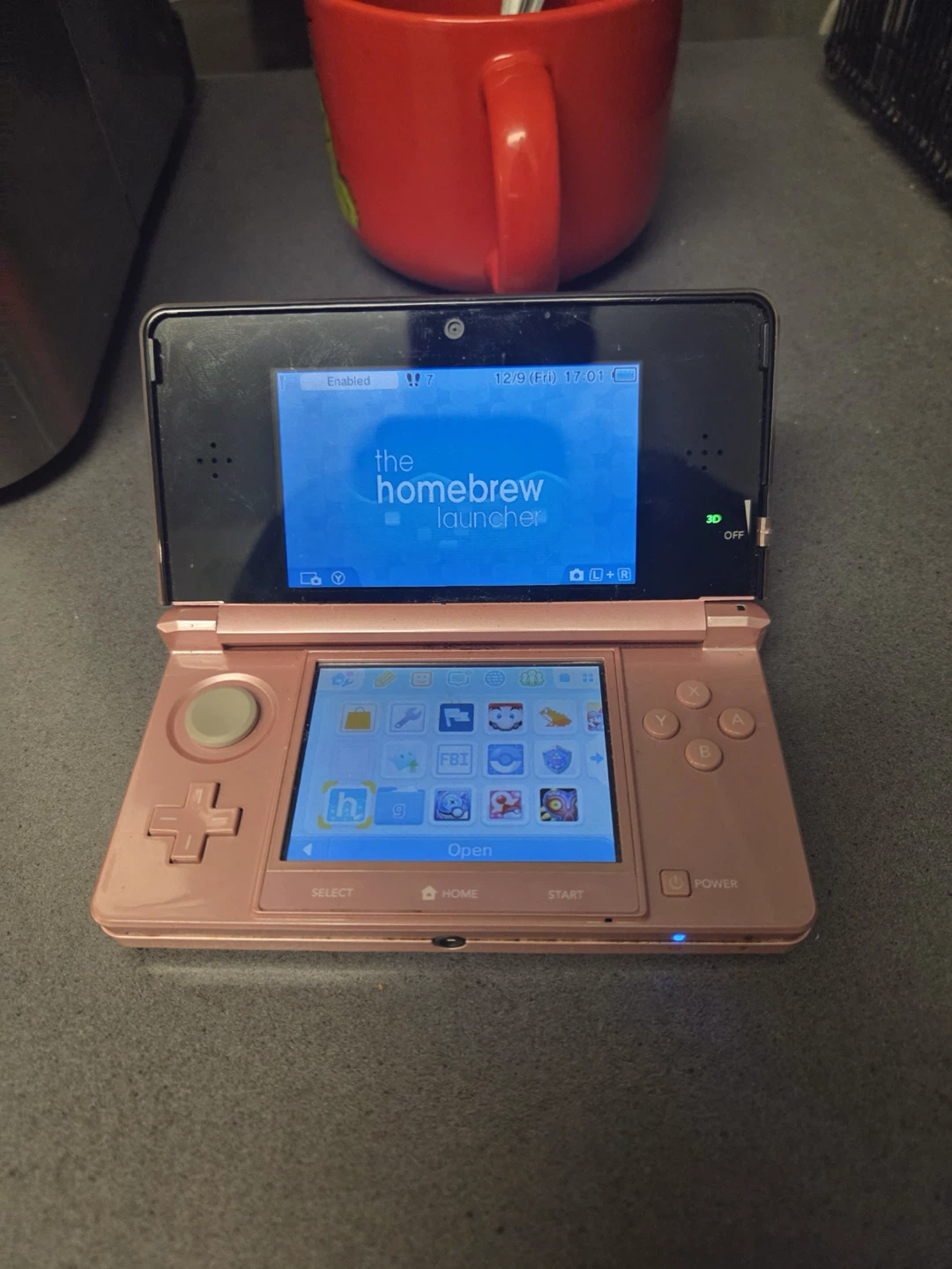Hacked pink 3ds (ctr-001) - photo 2