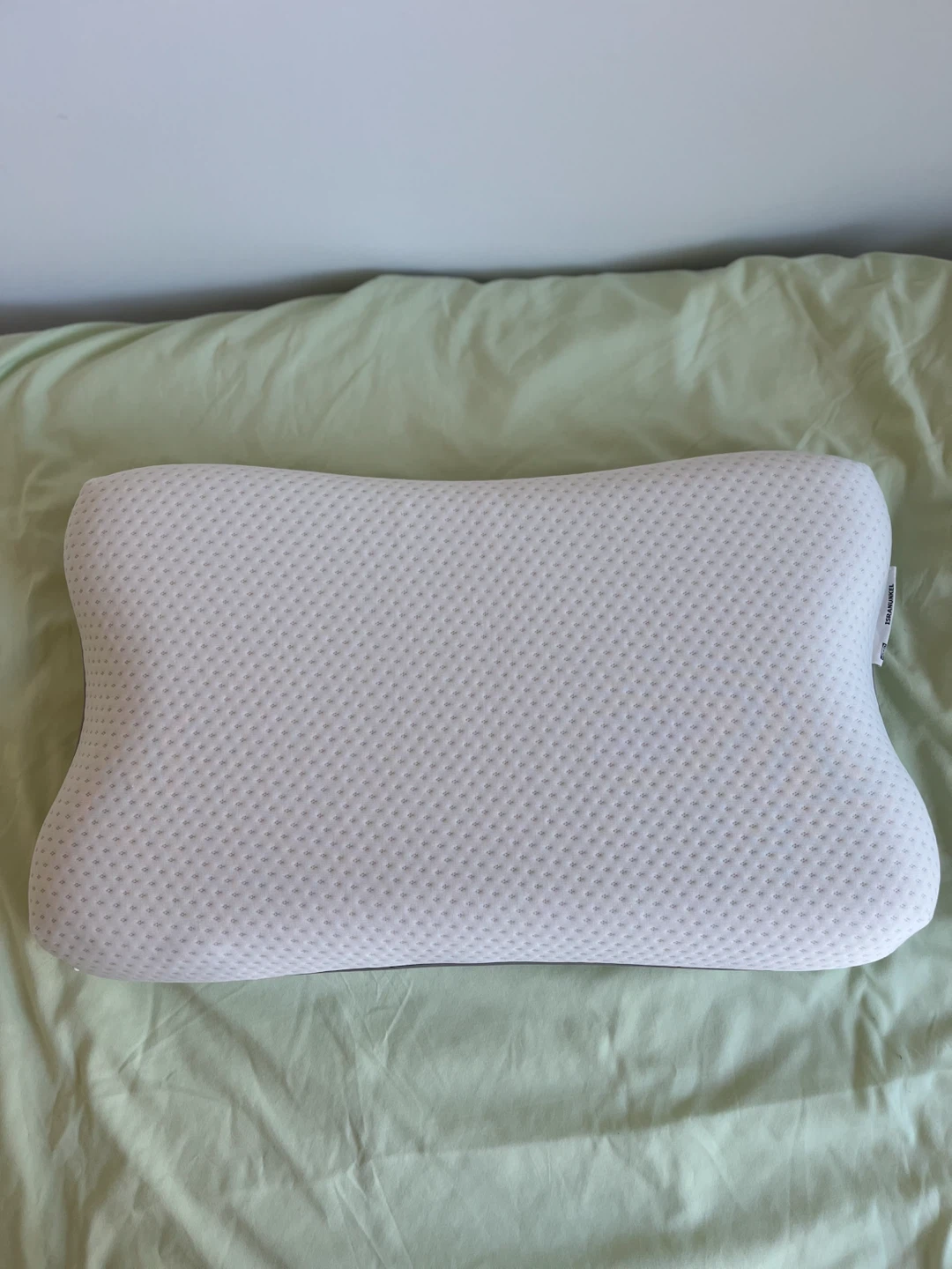 IKEA ISRANUNKEL ergonomic pillow - photo 2