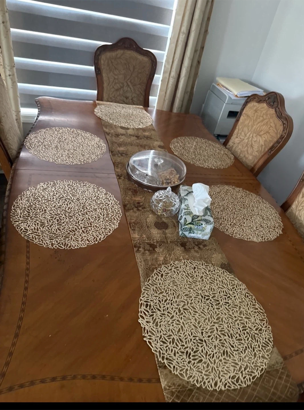 Traditional Dining Set $300 pickup weekend - photo 2