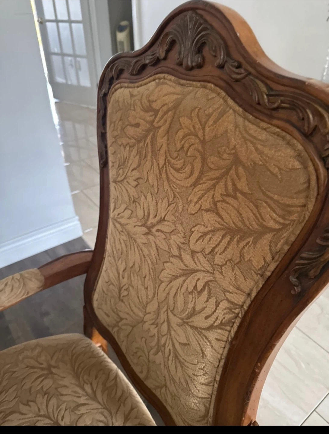 Traditional Dining Set $300 pickup weekend - photo 5