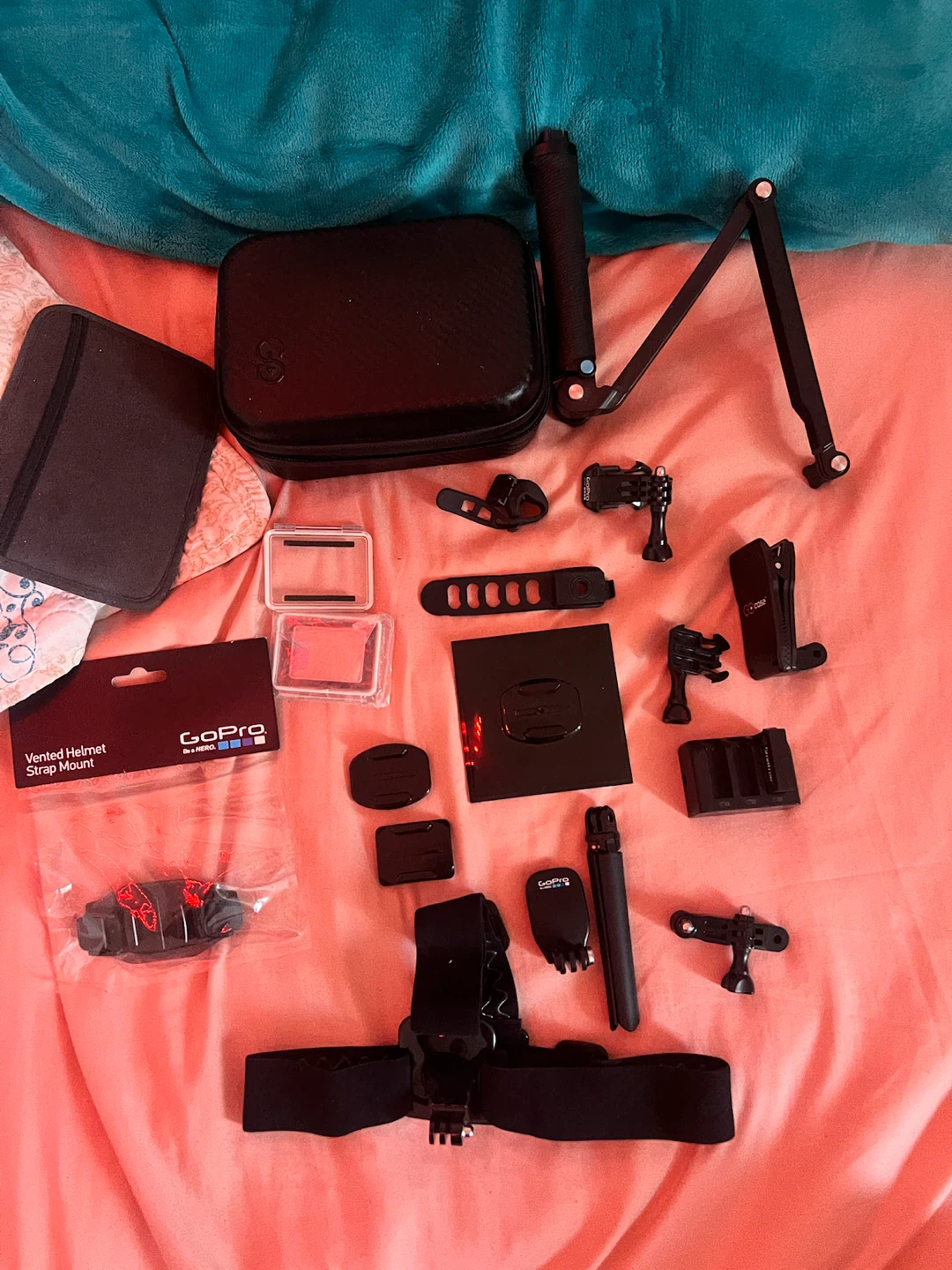 GoPro Accessory Kit with Smatree Charger no cable