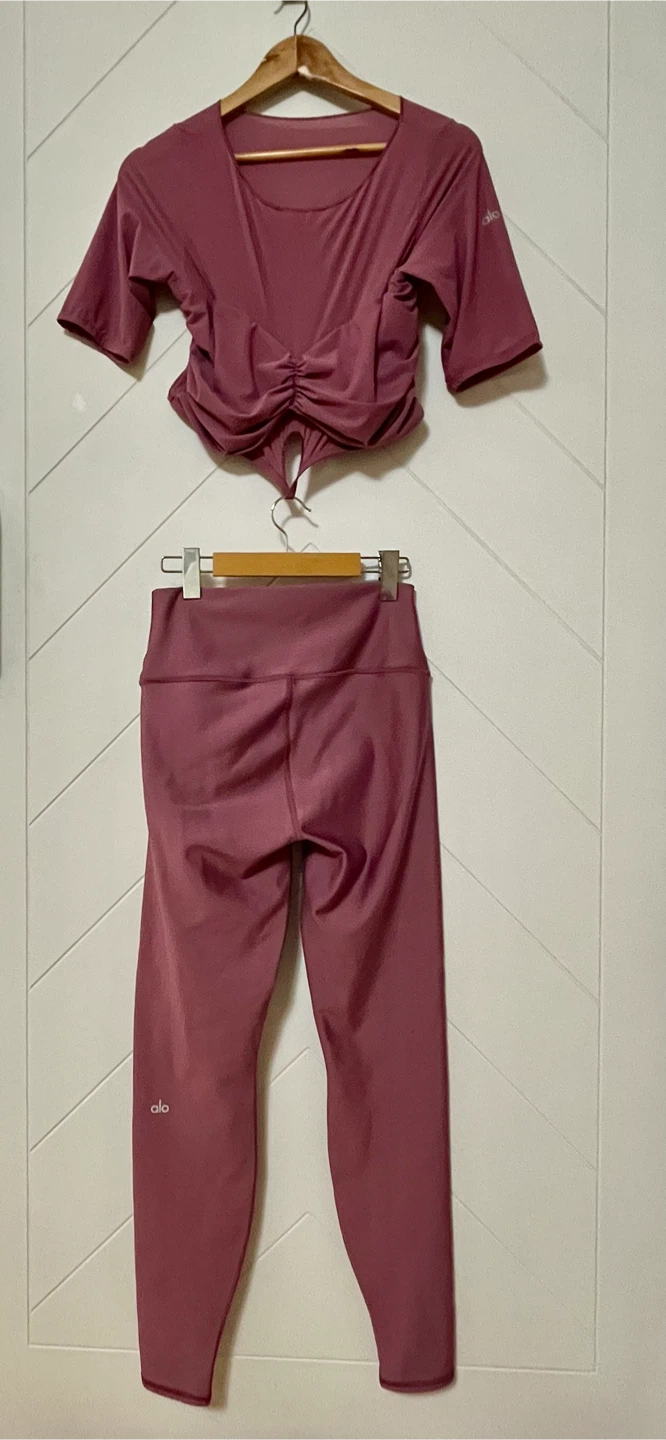Alo Yoga matching set Women Size Medium - Large
