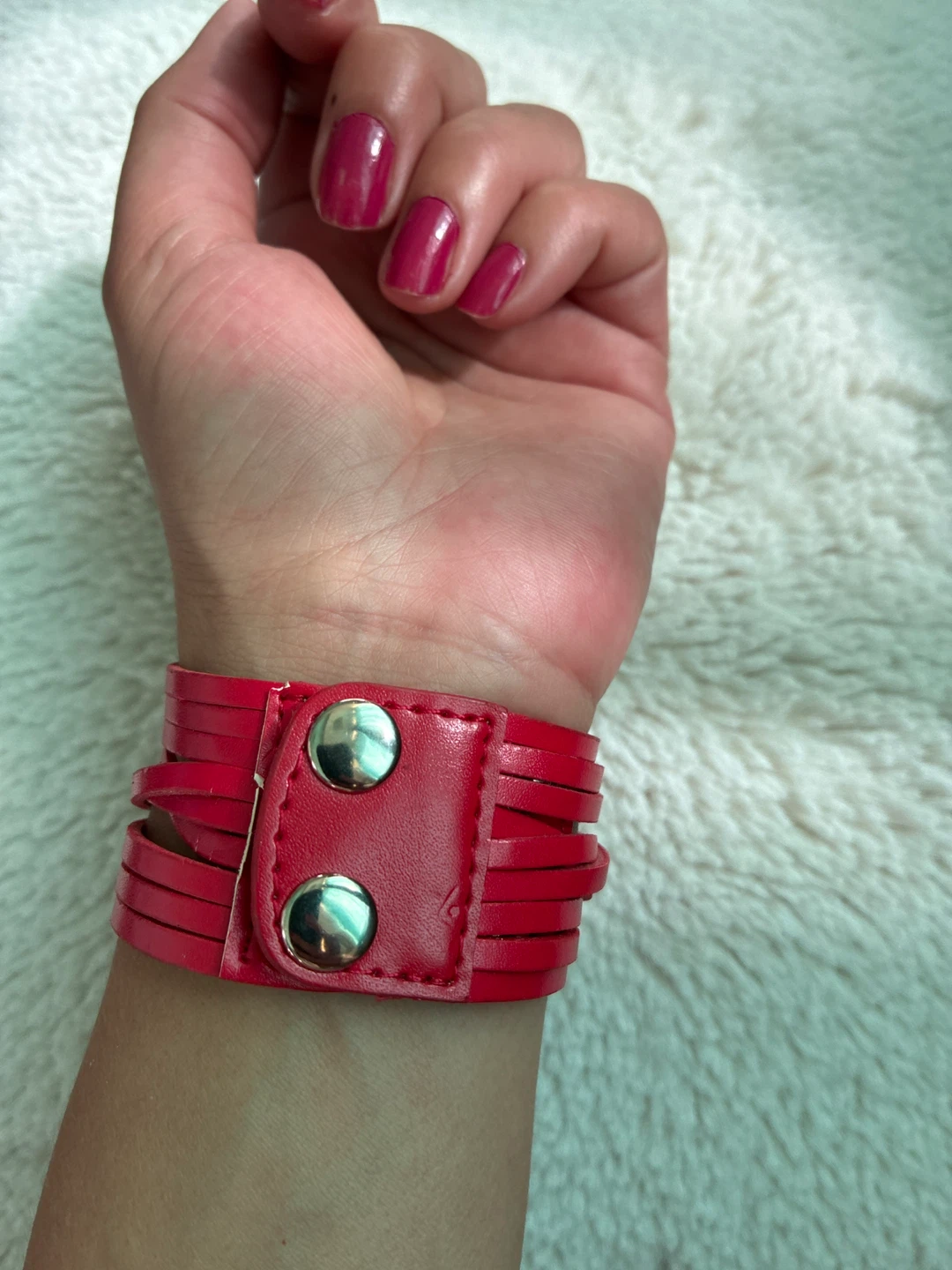Vivah red cuff watch Y2K fashion - photo 4