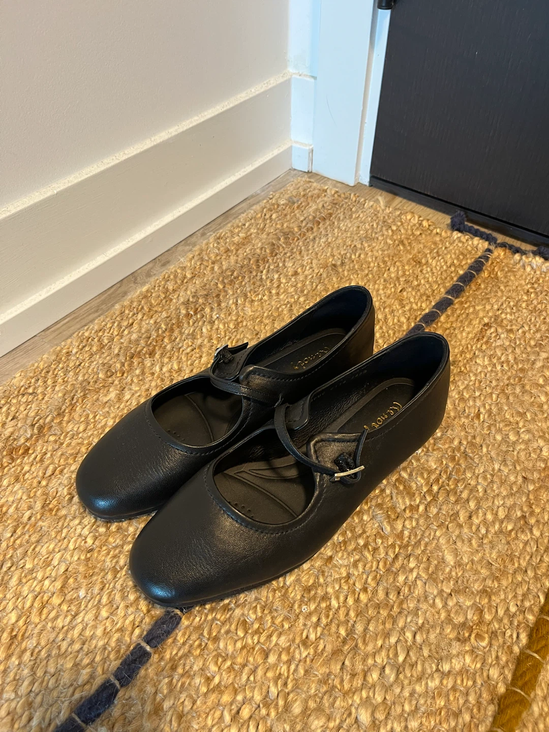 Black Mary jane flats size 7 - 7.5 (240cm-245cm)
