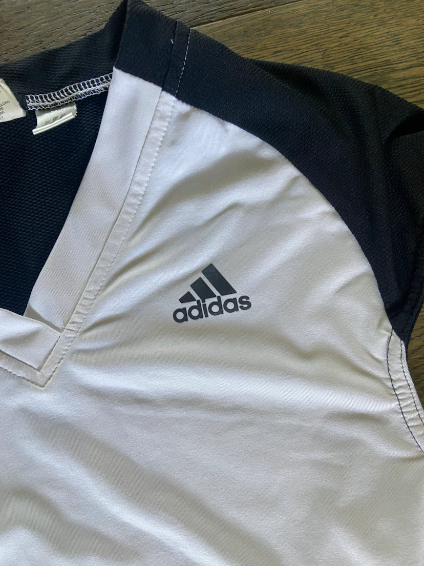 Vintage Ladies Adidas V-Neck Athletic Shirt M - photo 2