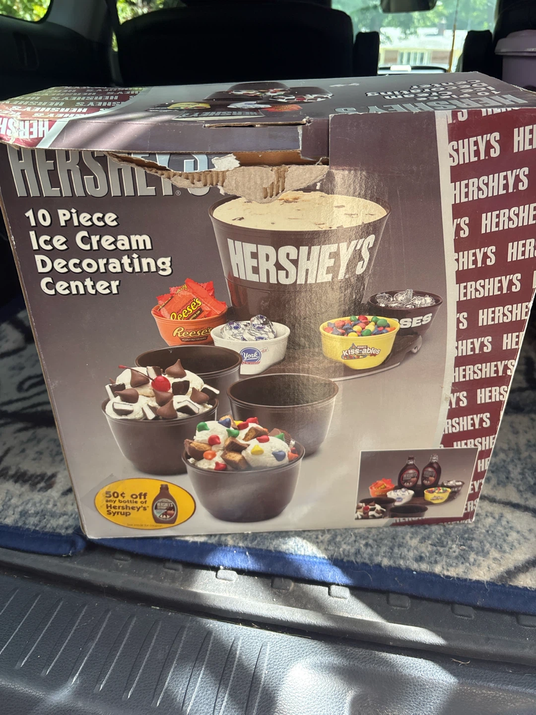 Hershey's 10 Piece Ice Cream Decorating Center - photo 2