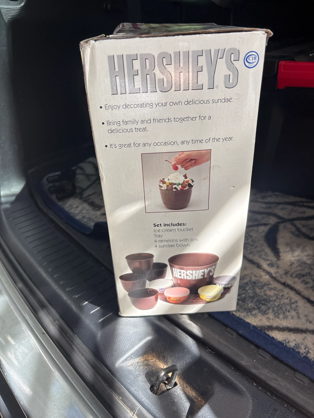 Hershey's 10 Piece Ice Cream Decorating Center - photo 3