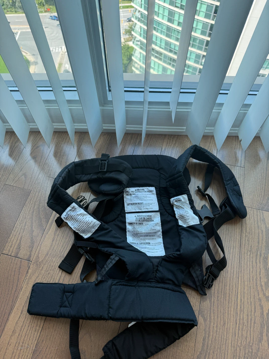 Infantino baby carrier - photo 2