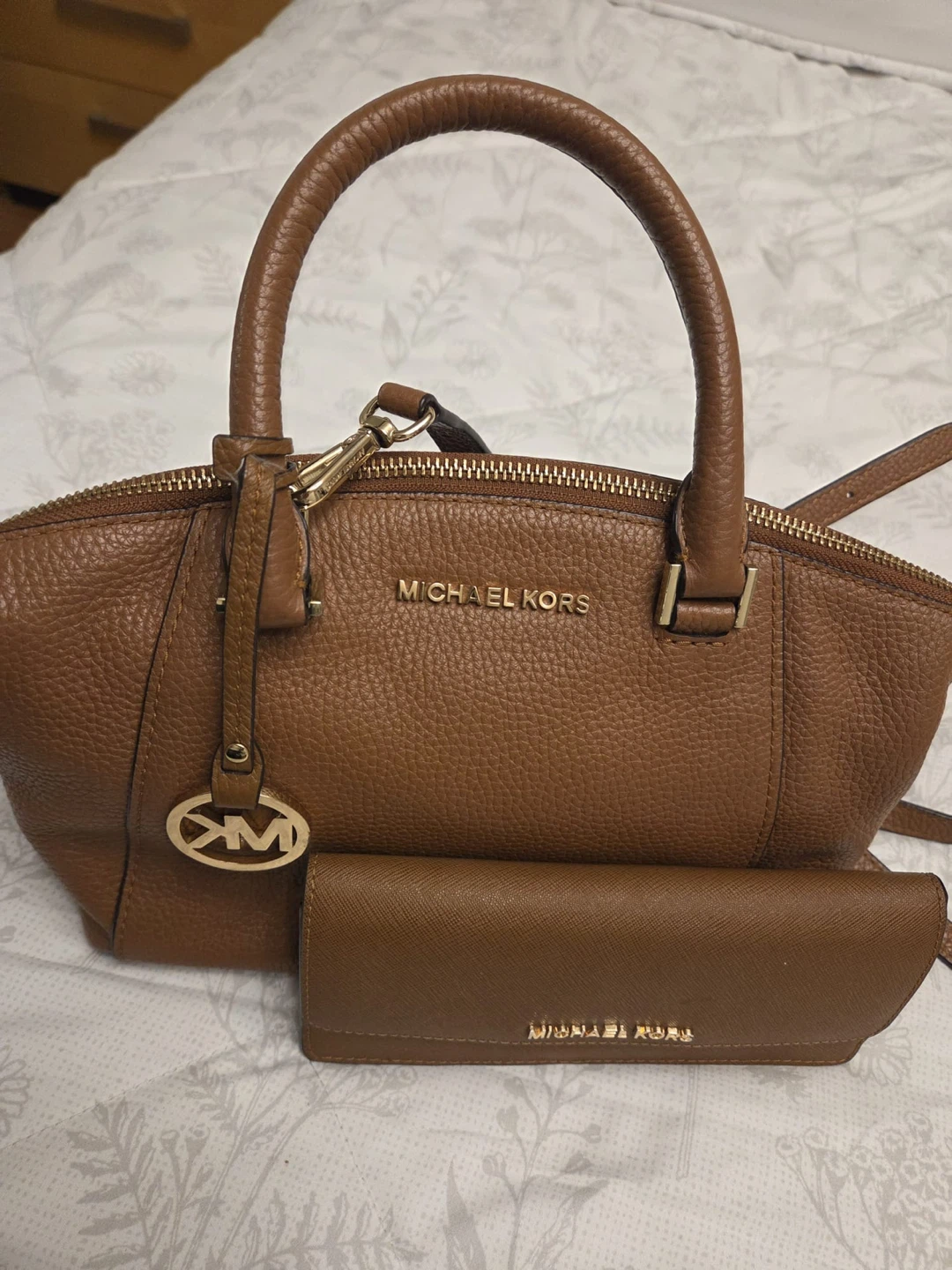 Michael Kors Handbag and Wallet Set - photo 2