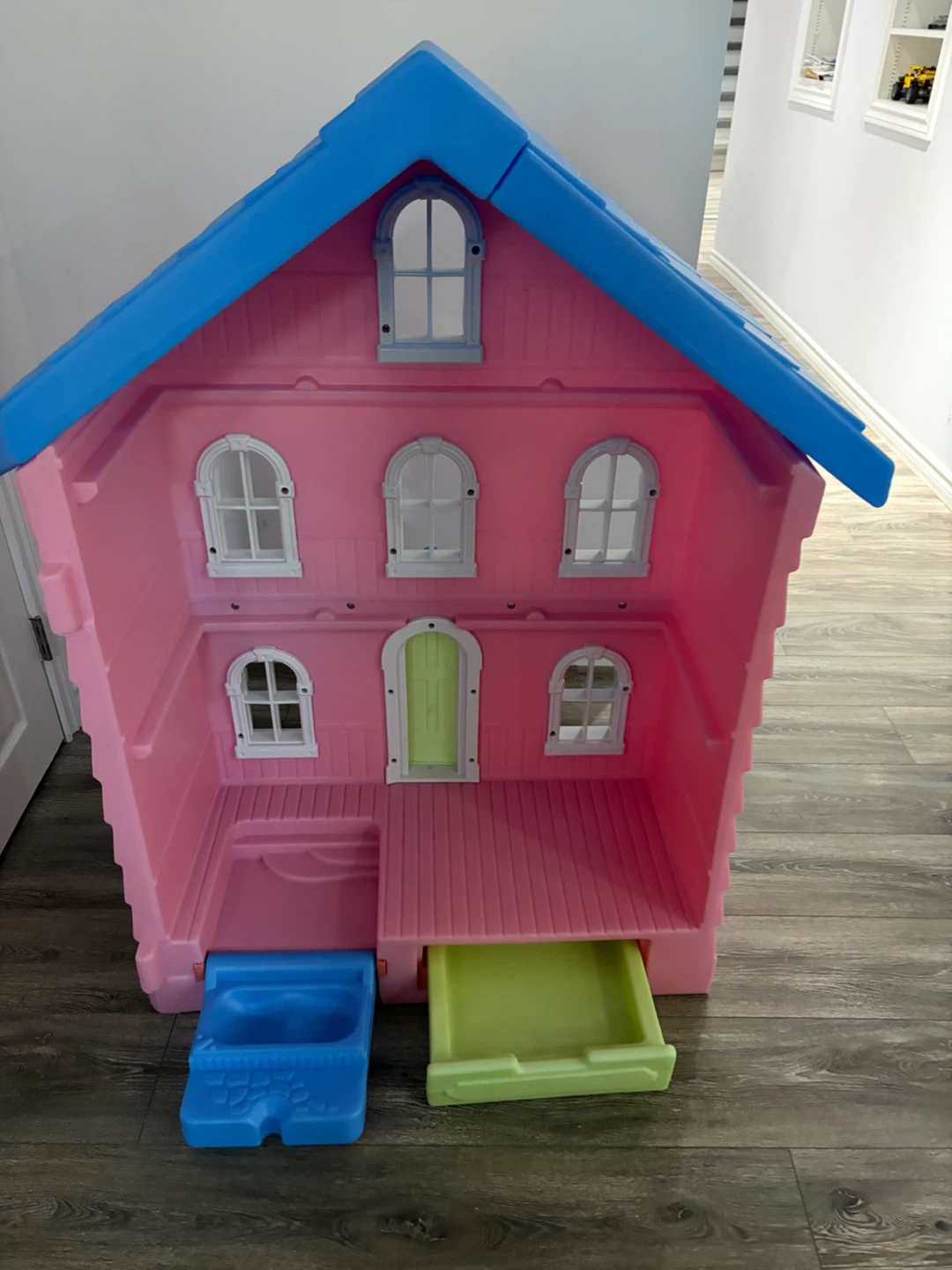 Pink Dollhouse - photo 3