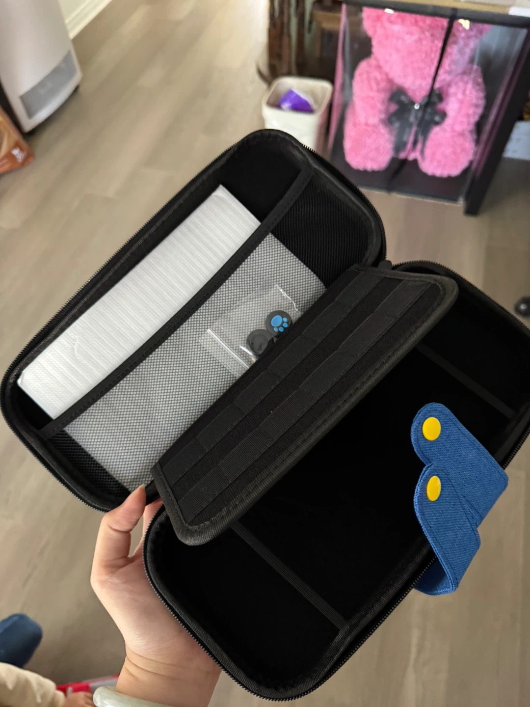 Mario-themed Switch2 Carrying Case - photo 2