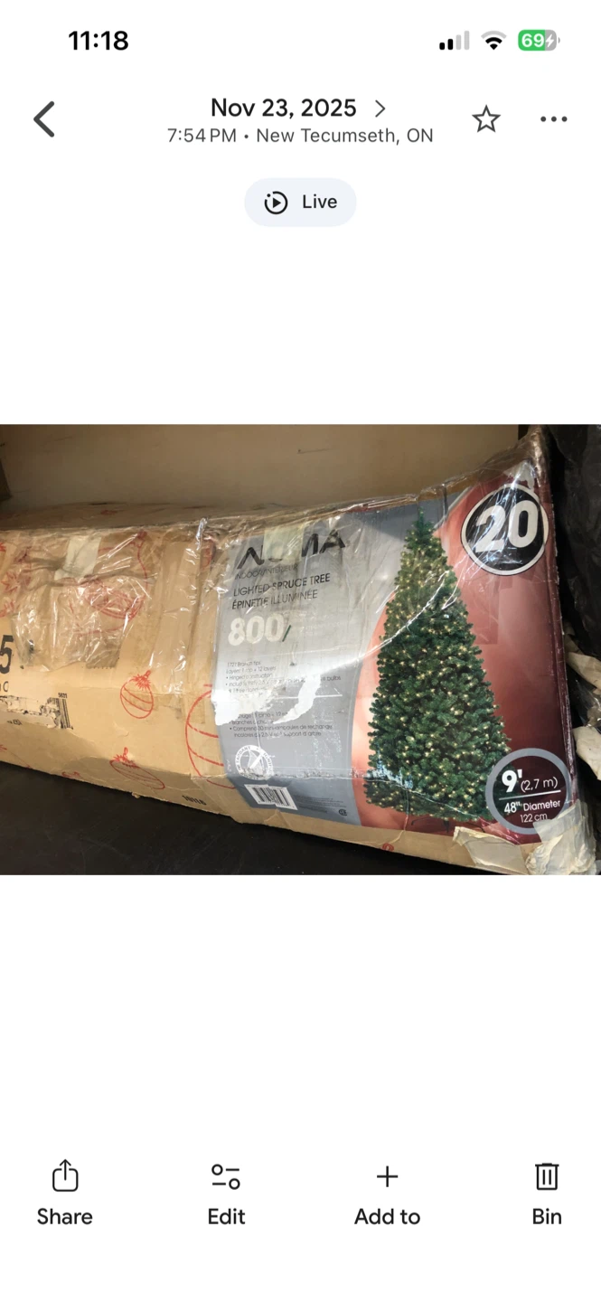 9-Foot NOMA Pre-Lit Spruce Christmas Tree – 800 Lights