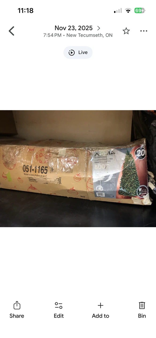 9-Foot NOMA Pre-Lit Spruce Christmas Tree – 800 Lights - photo 2