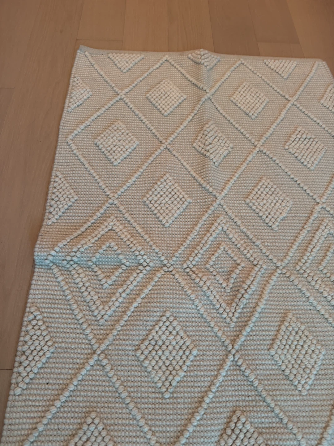Cream Diamond Pattern Area Rug - photo 3