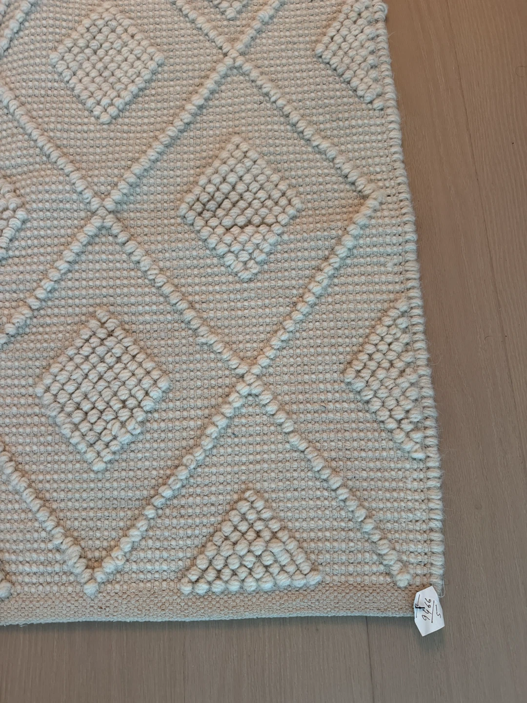Cream Diamond Pattern Area Rug - photo 4